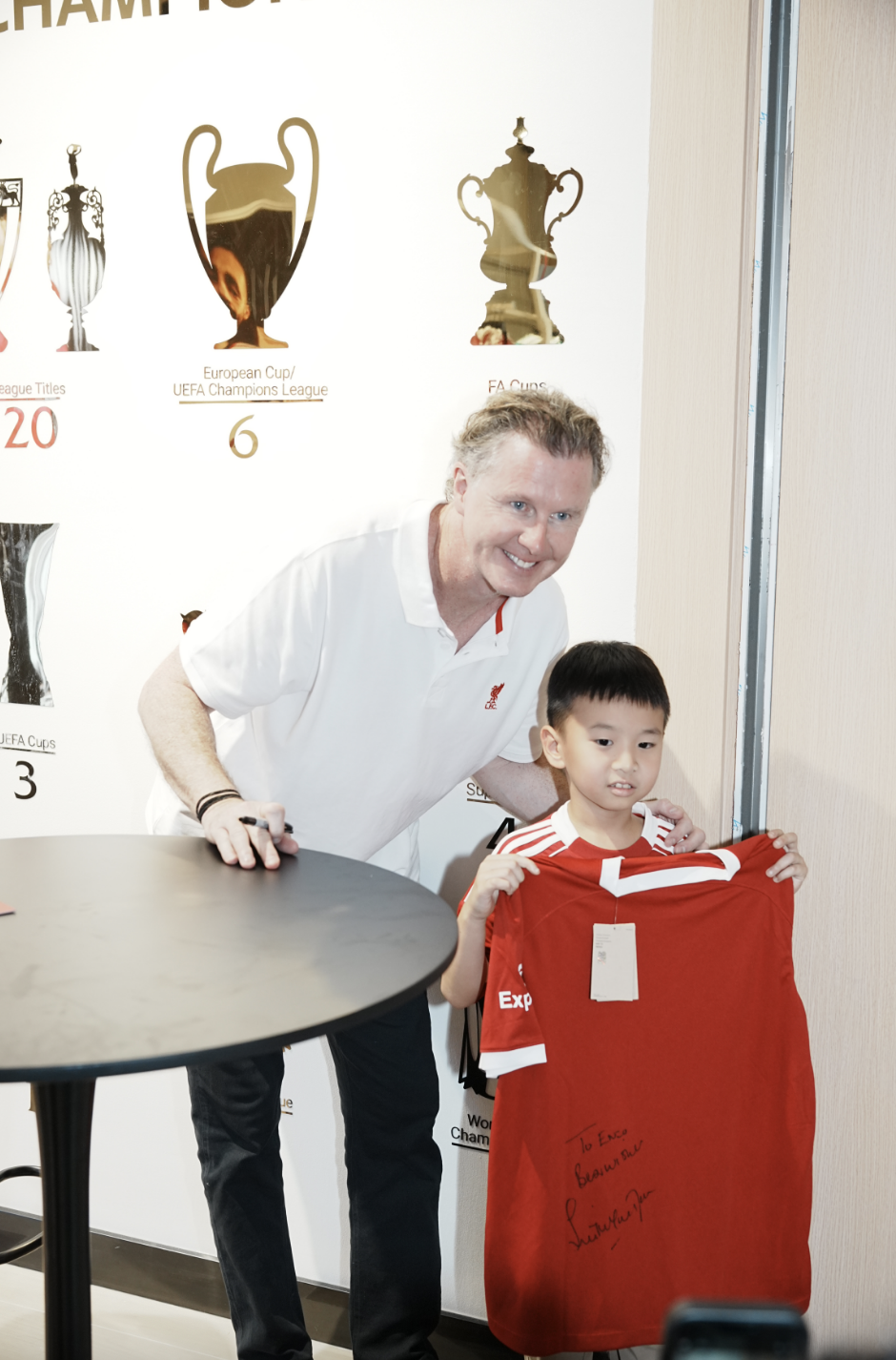 部零售业务, 育文化交流, 深圳K